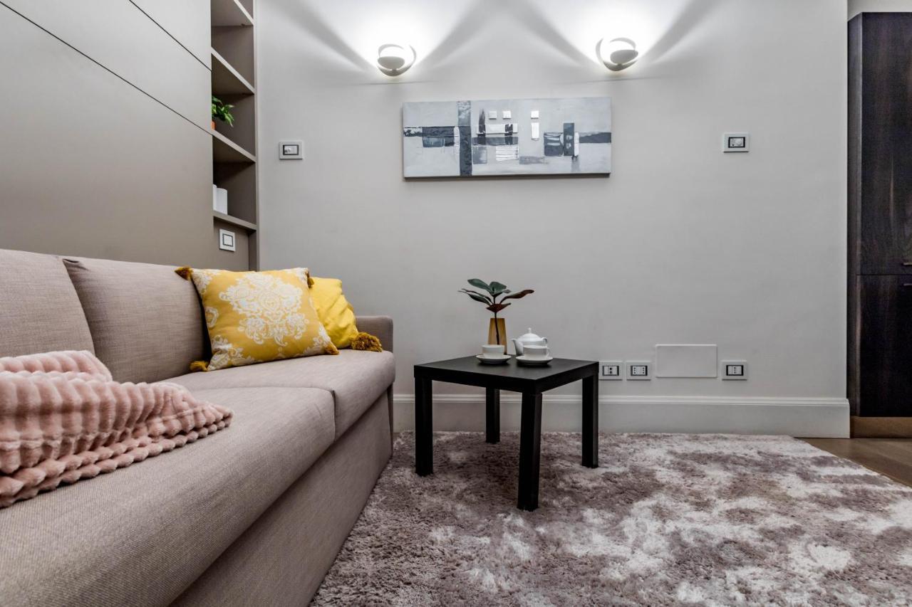 Apartmán Joivy Elegant Studio For 2 Near Duomo Di Milán Exteriér fotografie